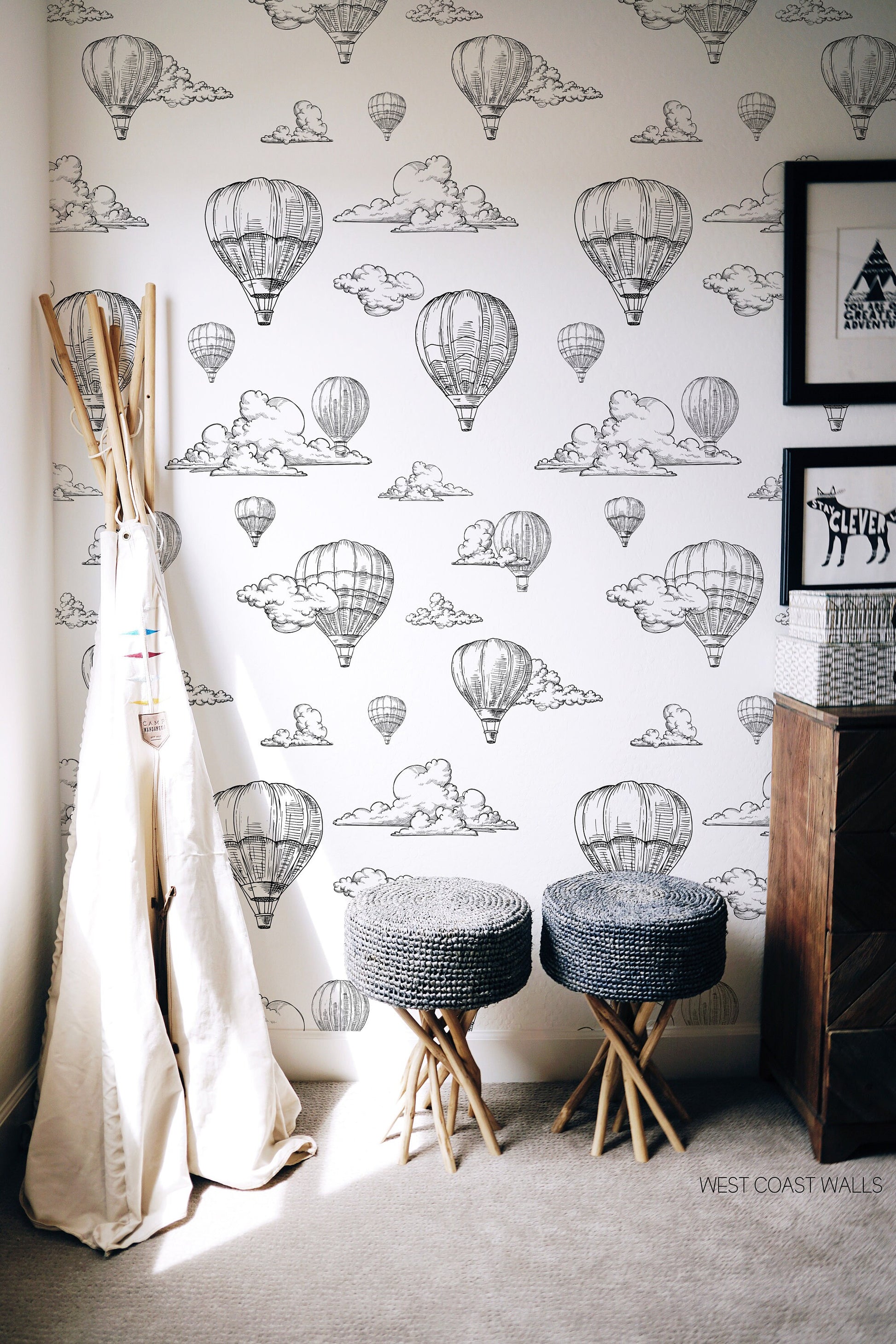 Vintage Hot Air Balloon Wallpaper