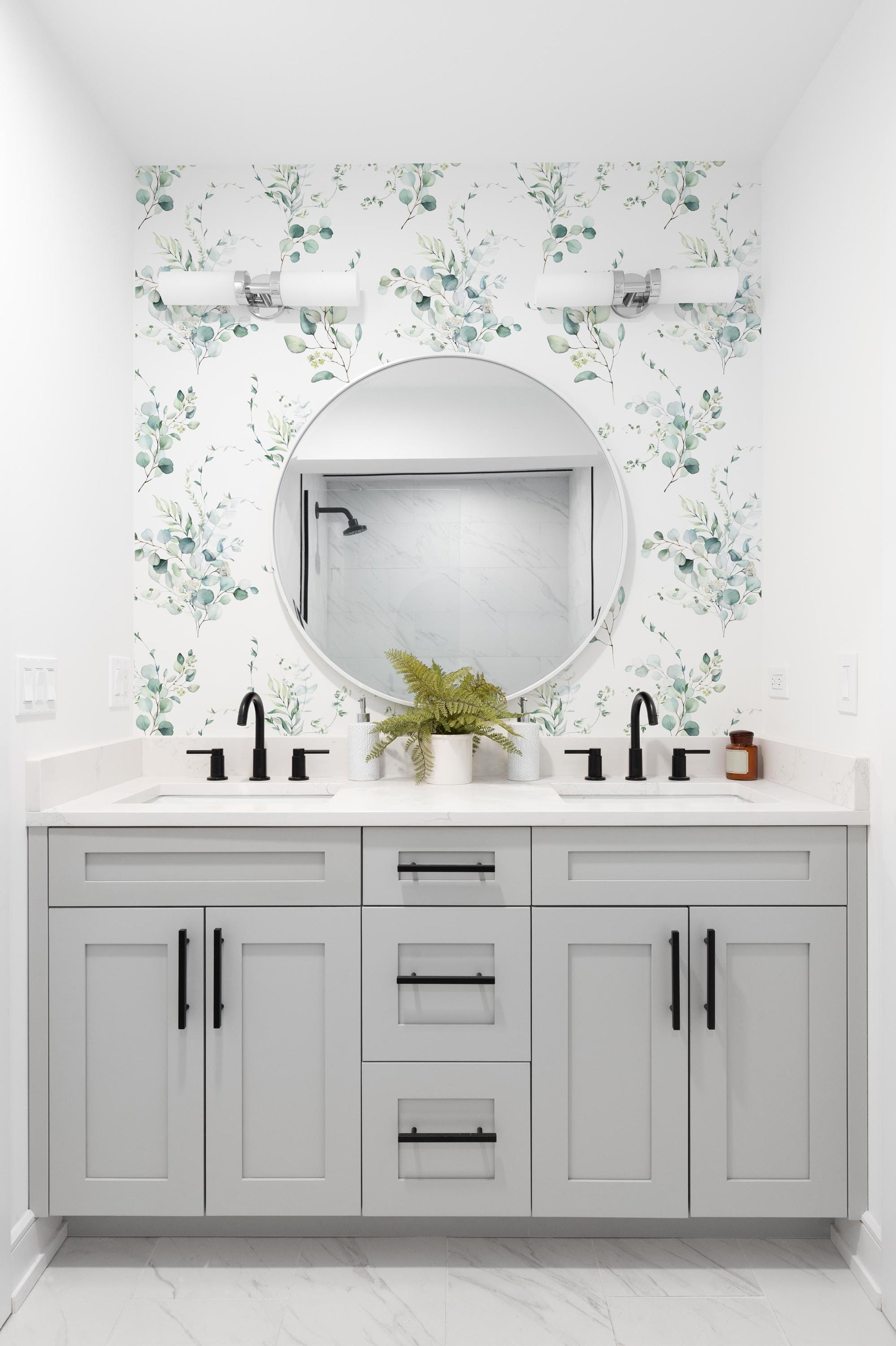 Aura Eucalyptus Wallpaper / Soft Plant Wallpaper / Plant Theme / Leaves Wallpaper / Watercolor Eucalyptus