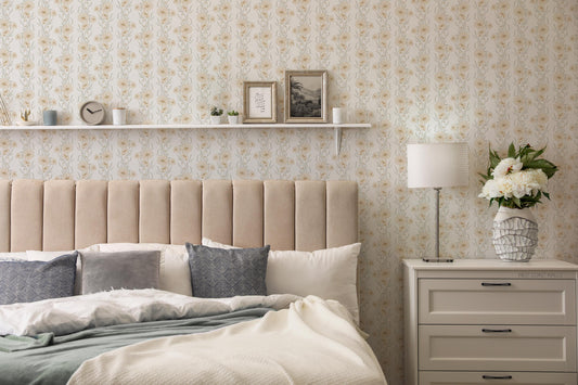 Daisy Columns x Lisee Ree Designs / Classic Wallpaper / Floral Wallpaper / Hand Drawn Wallpaper / Floral Motif