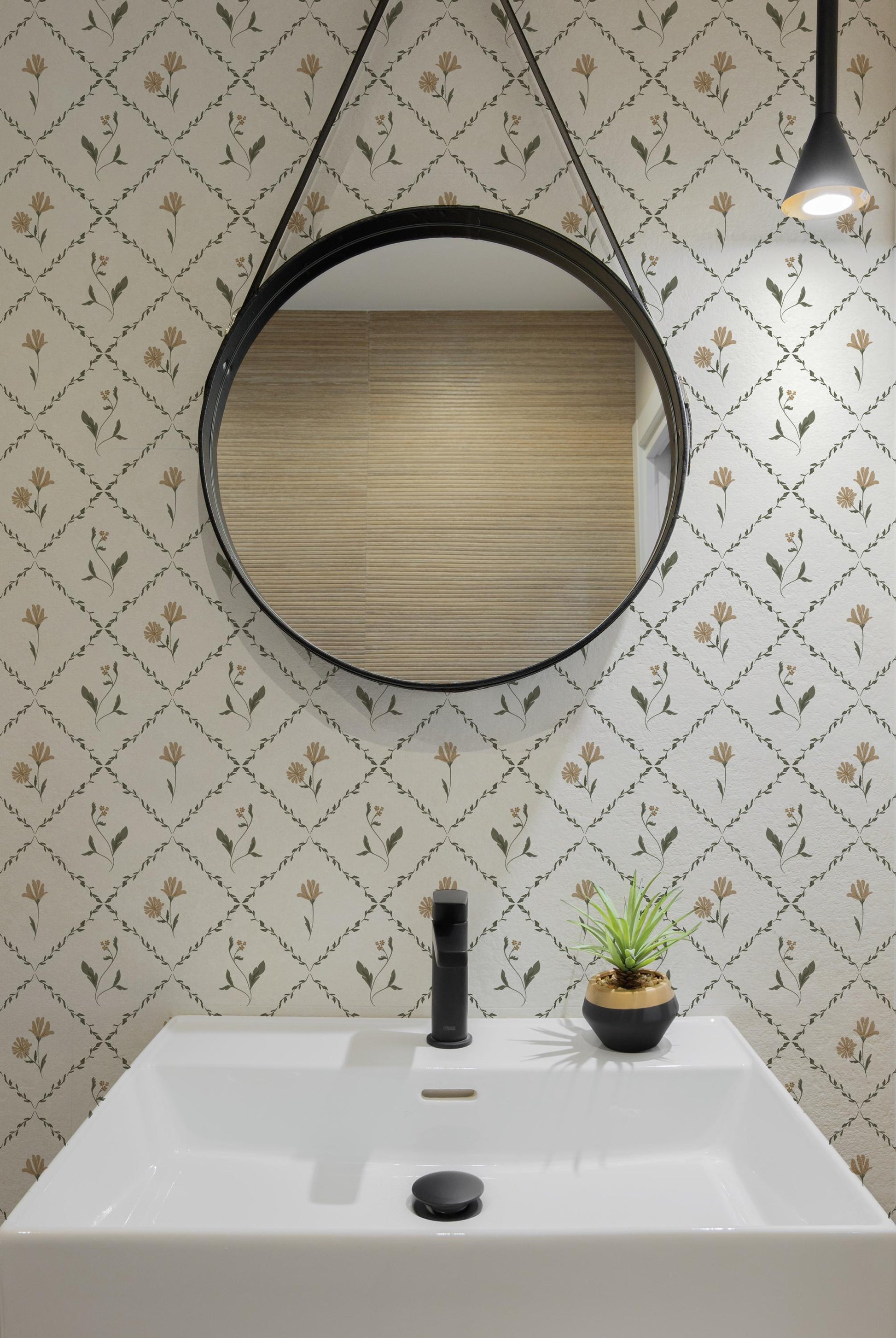 Wildflower Diamond x Lisee Ree Designs / Classic Wallpaper / Botanical Wallpaper / Hand Drawn Wallpaper / Geometric Wallpaper