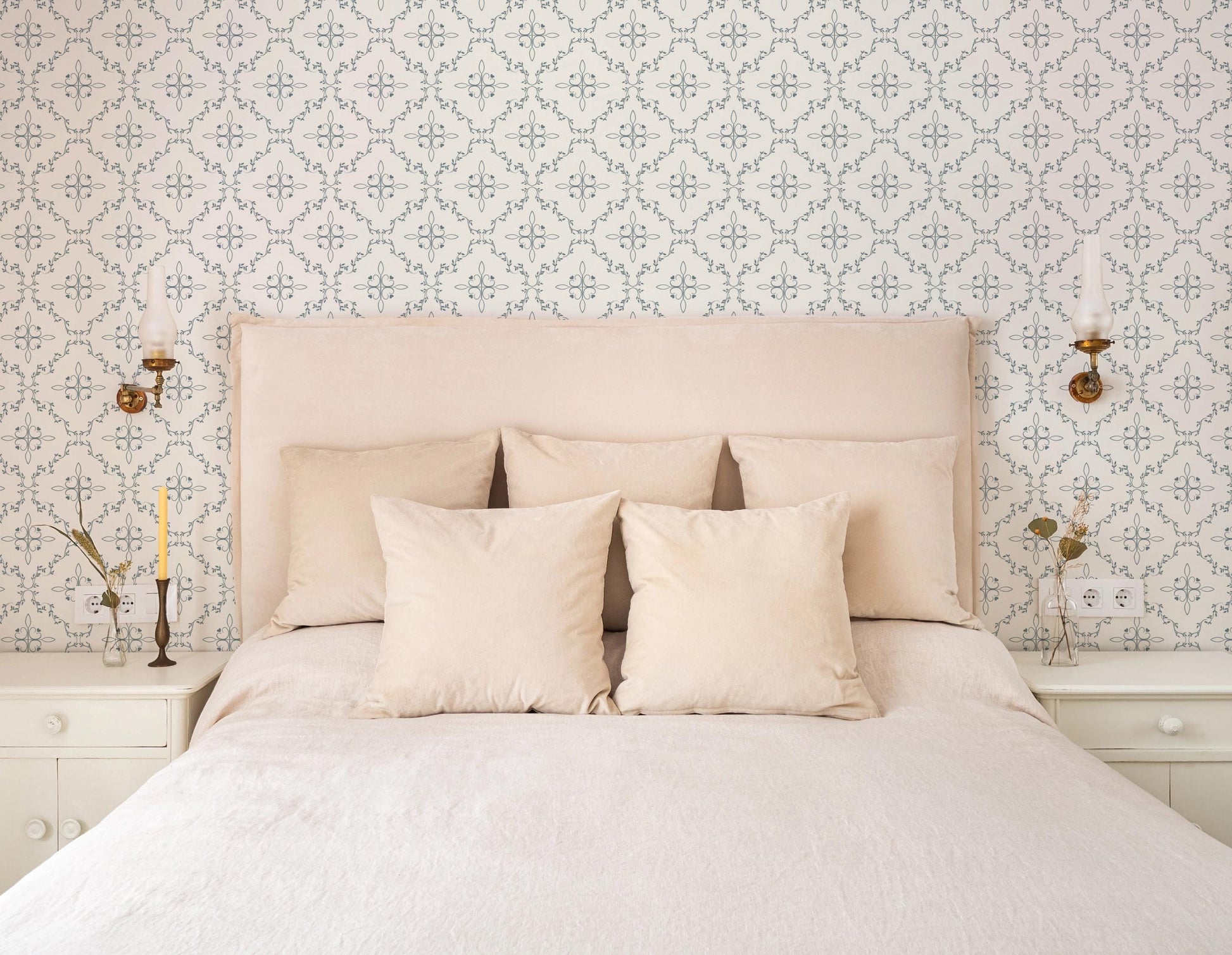 Wrought Iron Lattice x Lisee Ree Designs / Classic Wallpaper / Lattice Wallpaper / Hand Drawn Wallpaper / Geometric Wallpaper