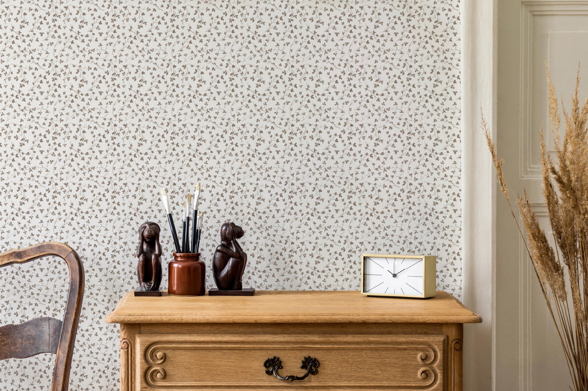 Delicate Oak x Lisee Ree Designs / Classic Wallpaper / Lattice Wallpaper / Hand Drawn Wallpaper / Leaves Wallpaper