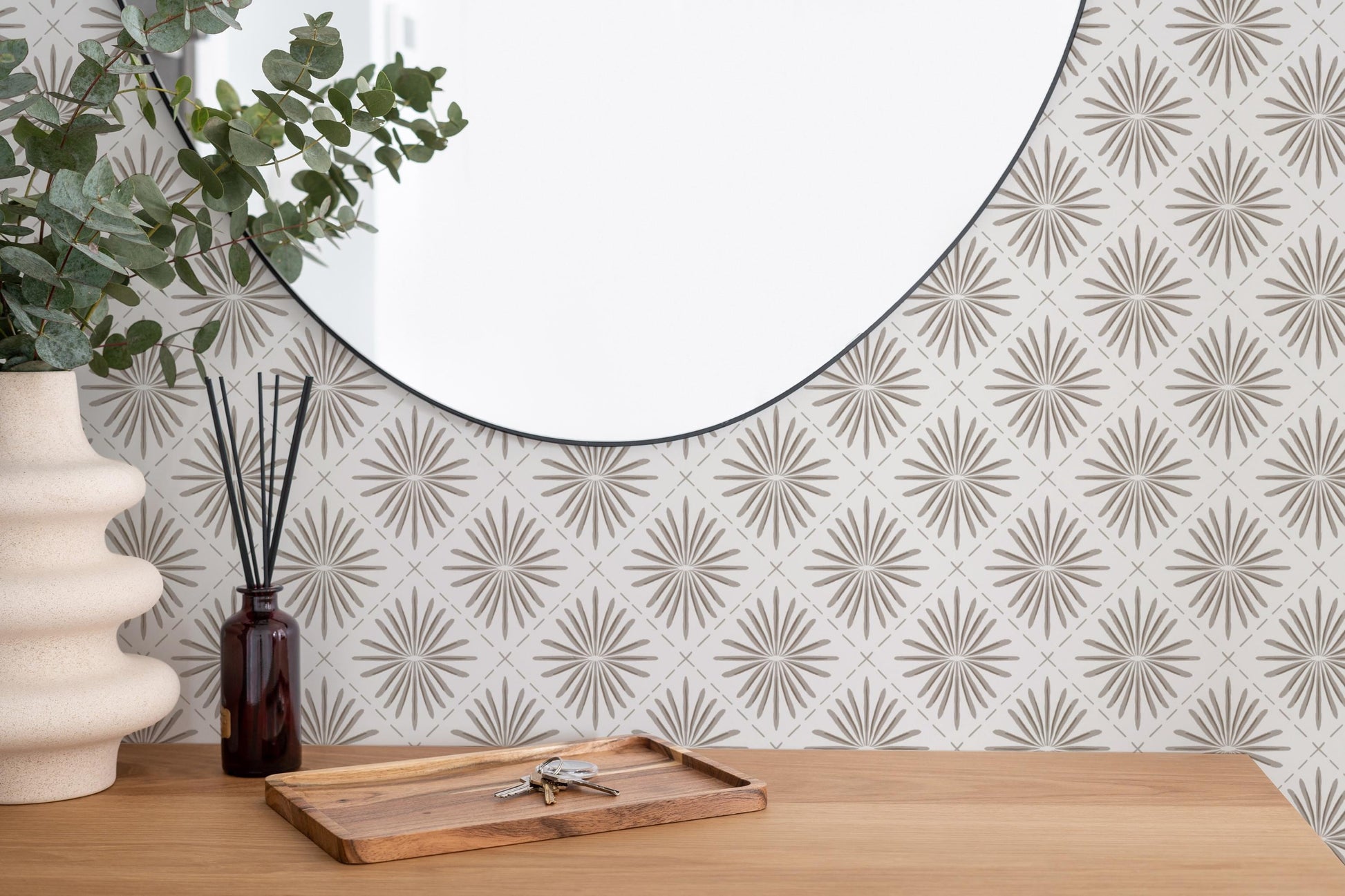 Soothing Starburst x Lisee Ree Designs / Classic Wallpaper / Botanical Wallpaper / Hand Drawn Wallpaper / Geometric Wallpaper