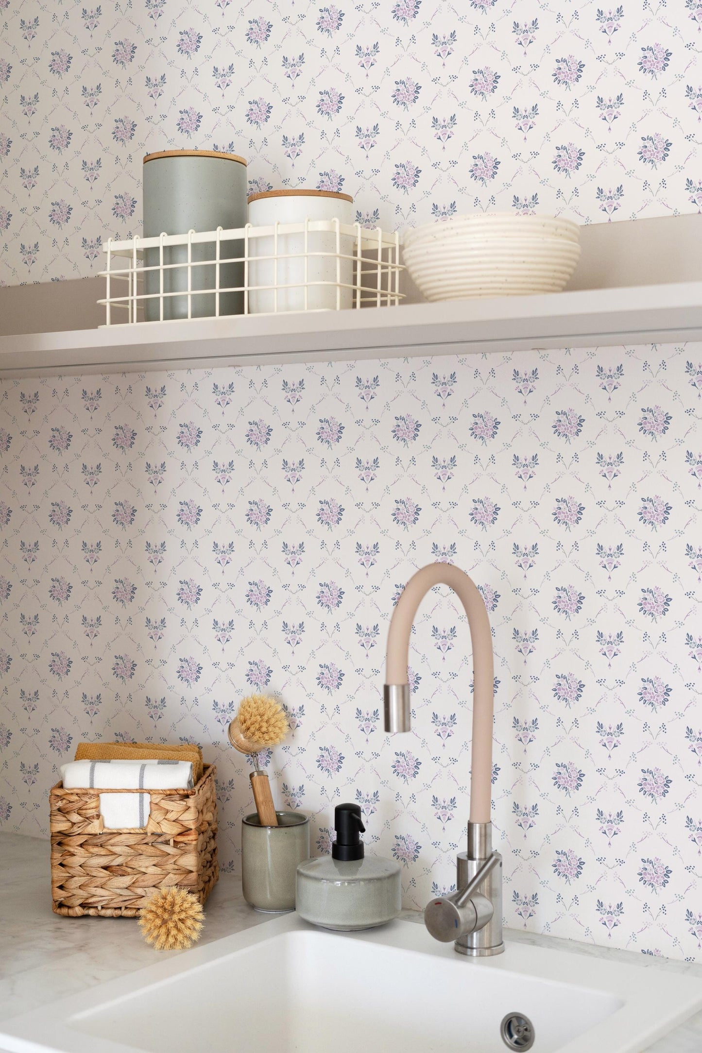 Lola Floral Diamond Wallpaper / Shabby Chic / Dainty Floral Wall / Vintage Inspired