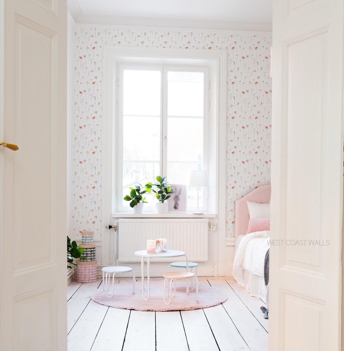 Bea Wildflower Wallpaper / Floral Wallpaper / Botanical Wallpaper